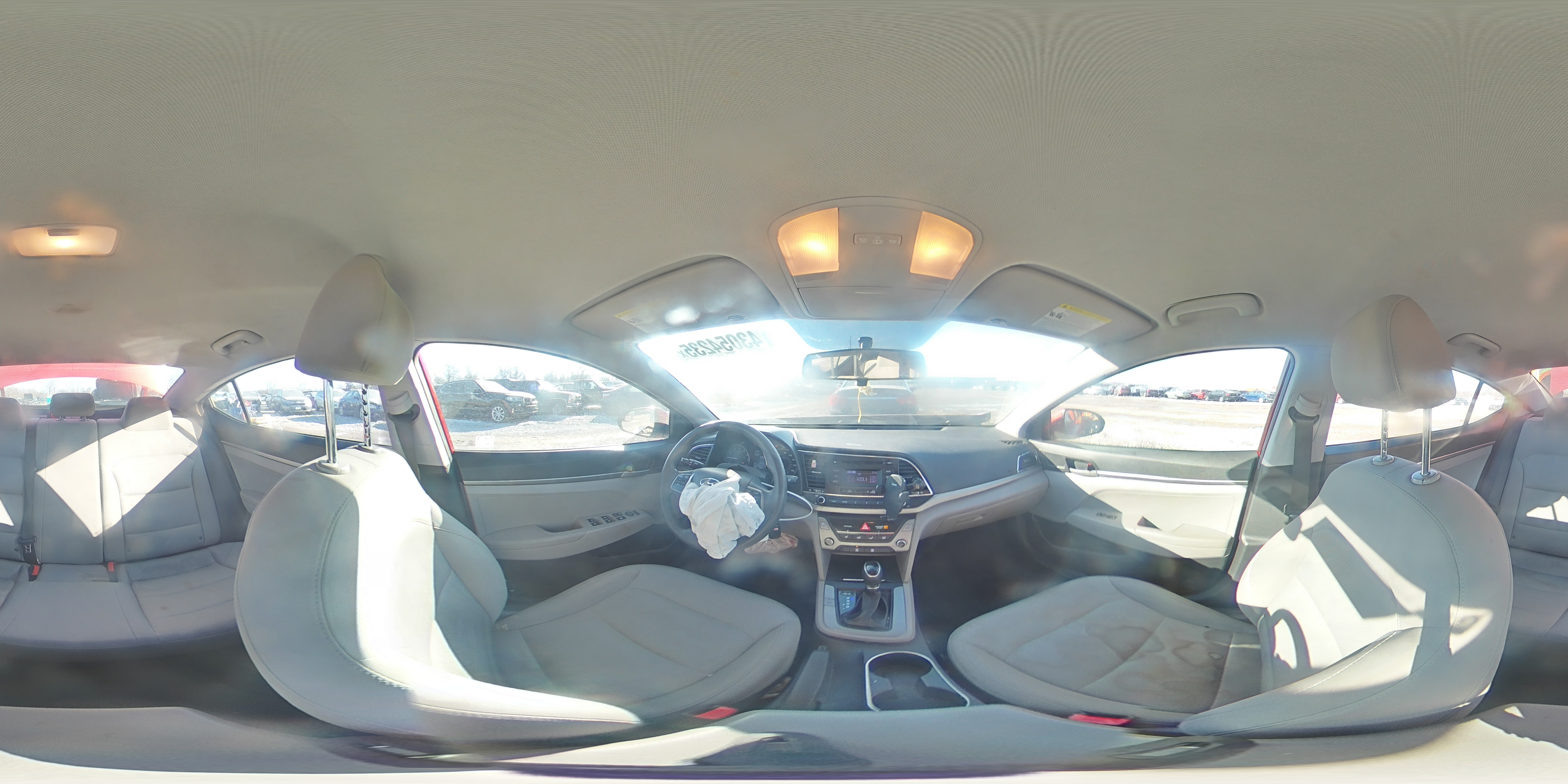 2017 Hyundai Elantra - Image 12
