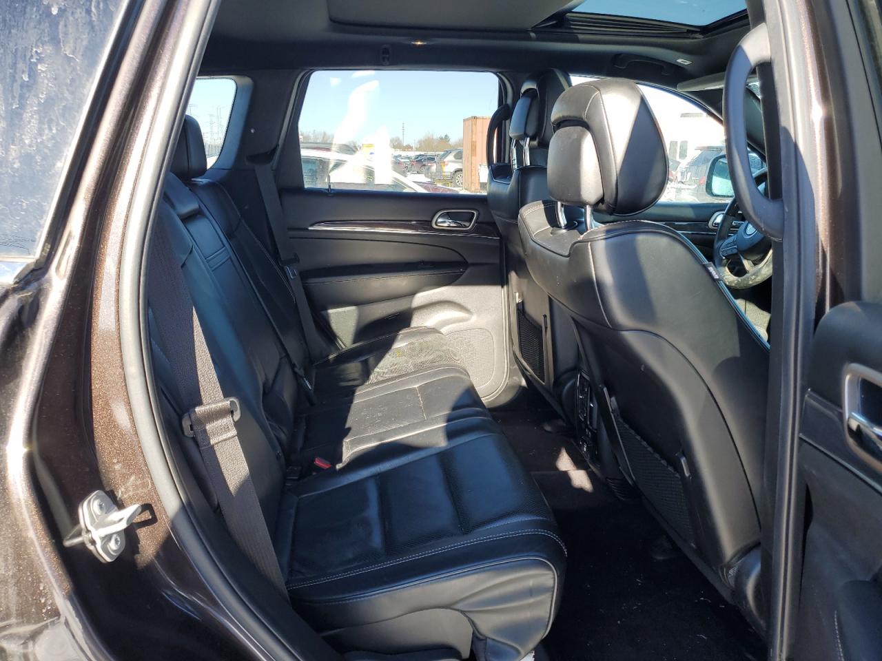 2017 Jeep Grand Cherokee - Image 11