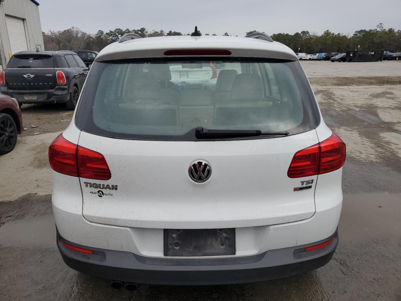 2017 Volkswagen Tiguan - Image 6