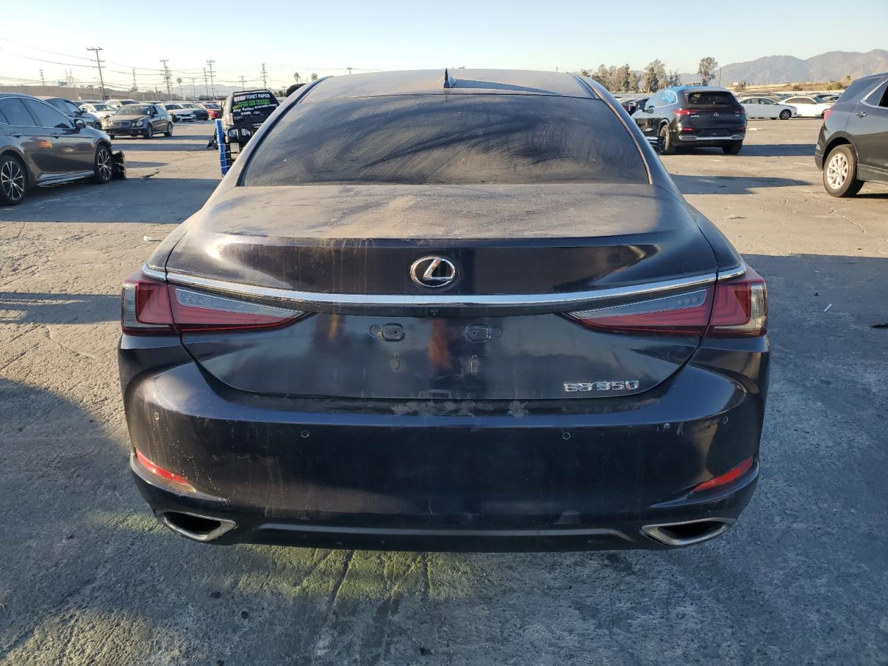 2022 Lexus ES - Image 6