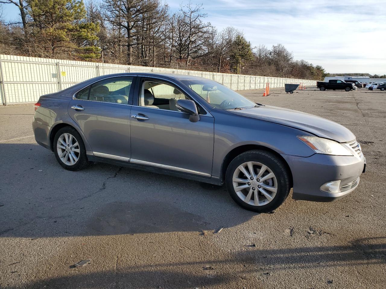 2012 Lexus ES - Image 4