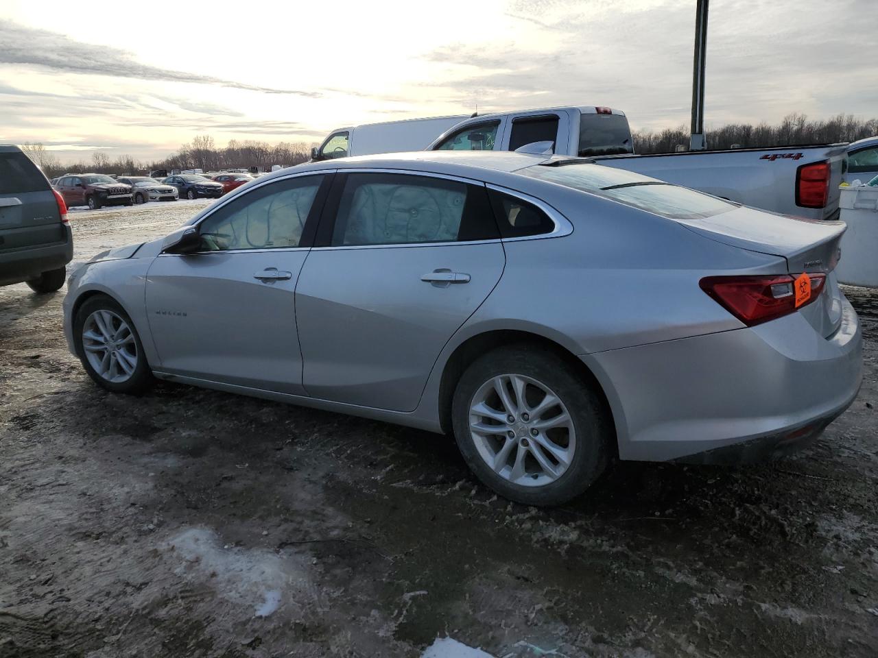 2018 Chevrolet Malibu - Image 2