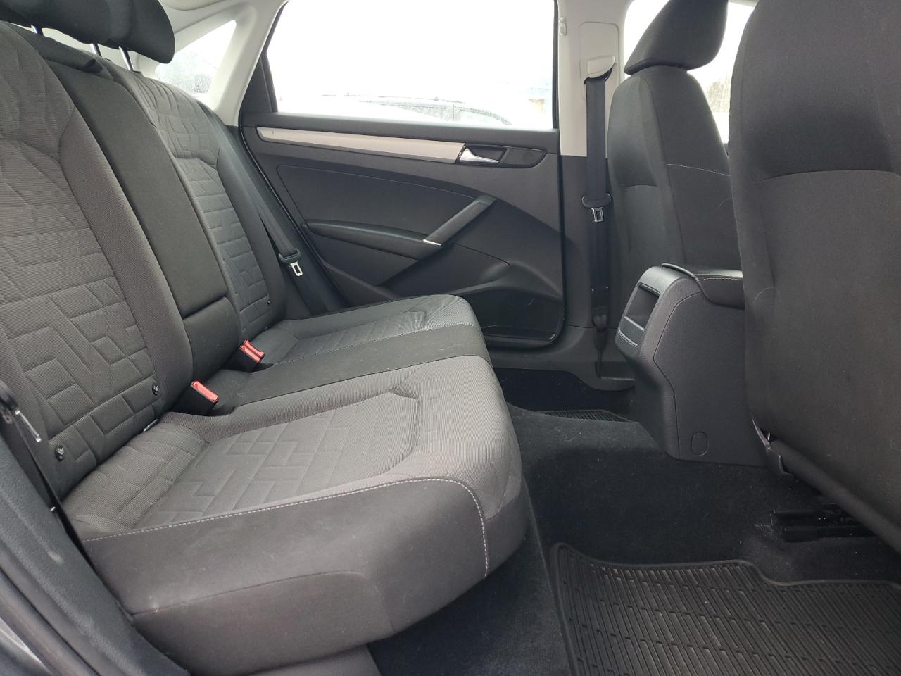2020 Volkswagen Passat - Image 10