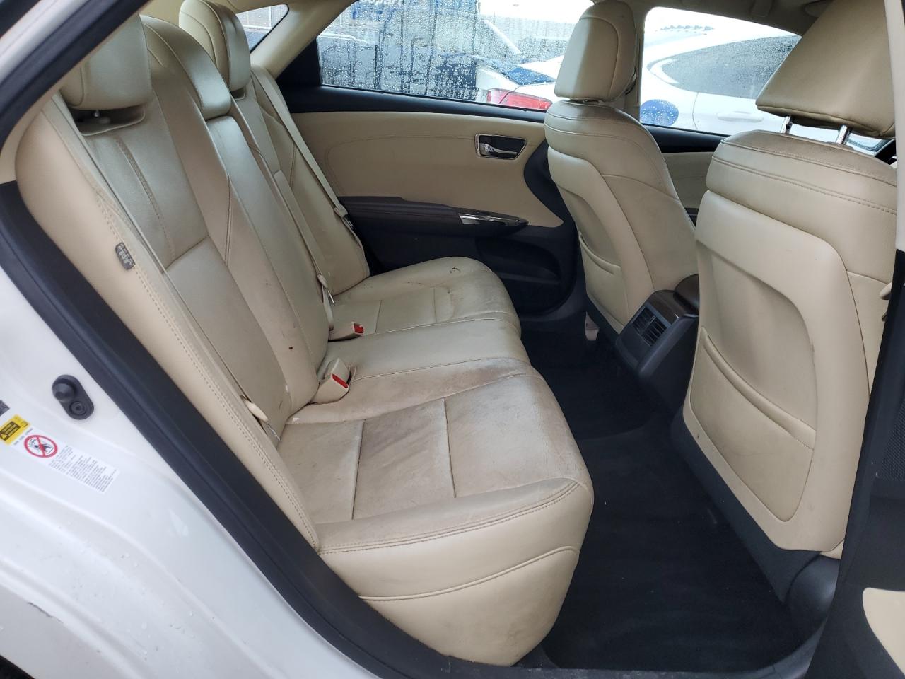 2014 Toyota Avalon - Image 10