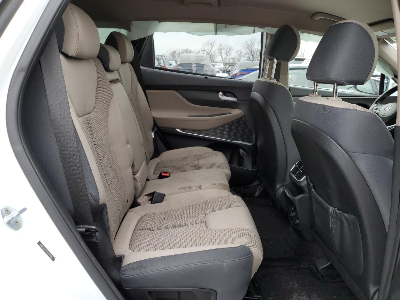 2019 Hyundai Santa Fe - Image 12