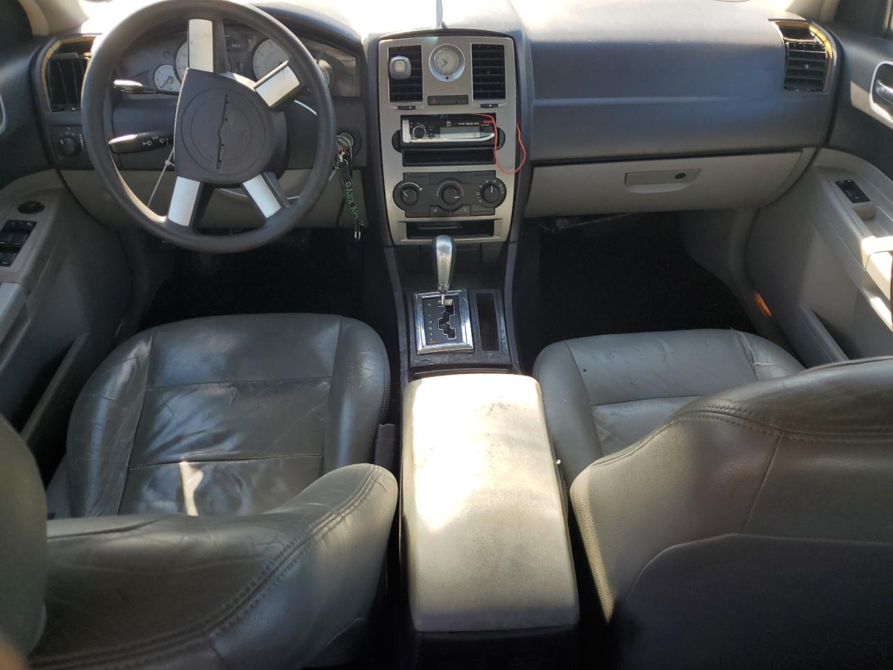 2007 Chrysler 300 - Image 8