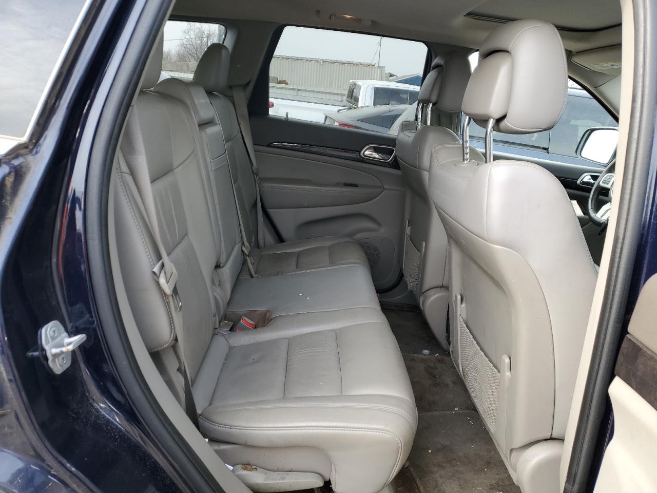 2012 Jeep Grand Cherokee - Image 11