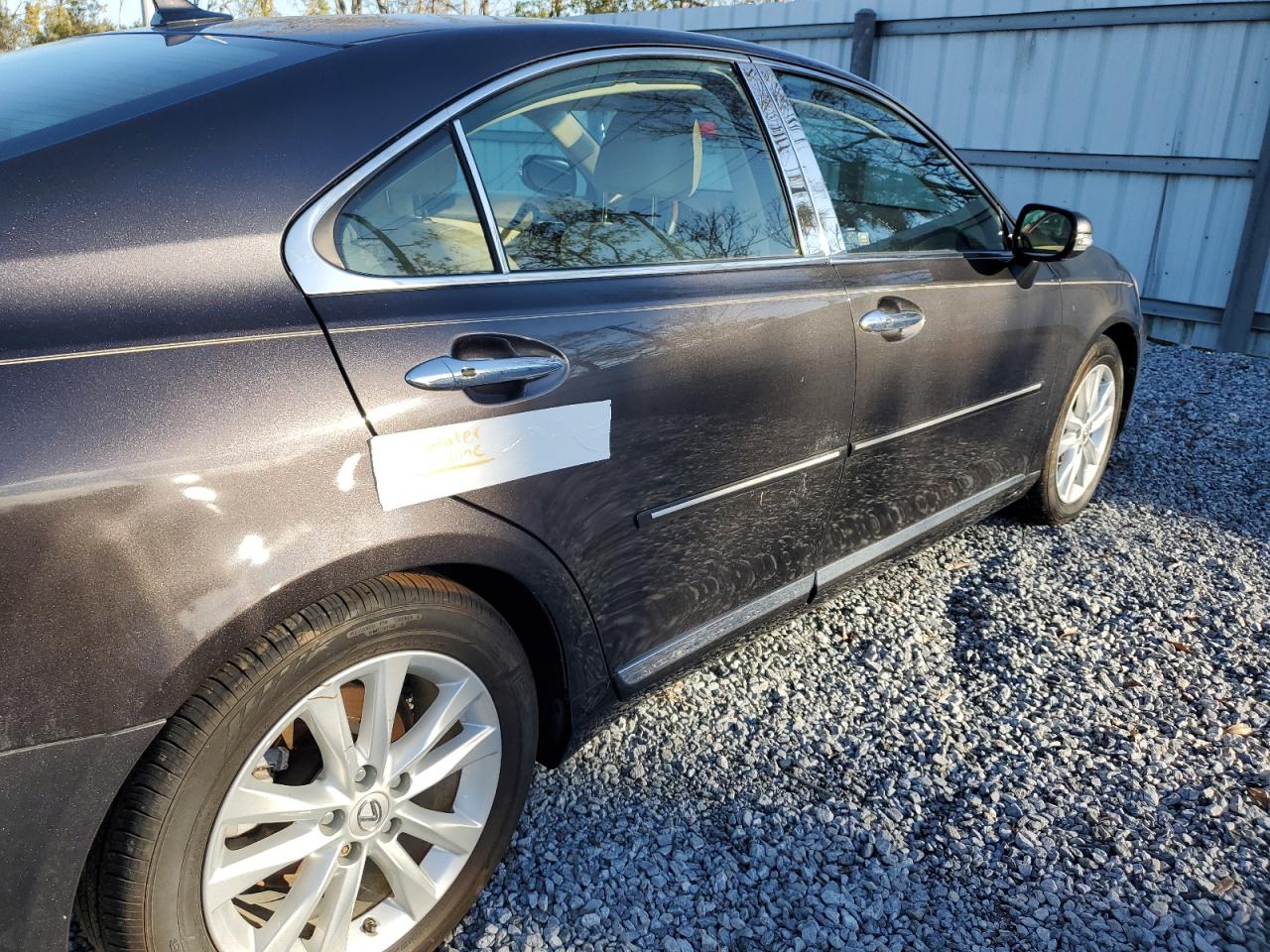 2010 Lexus ES - Image 12