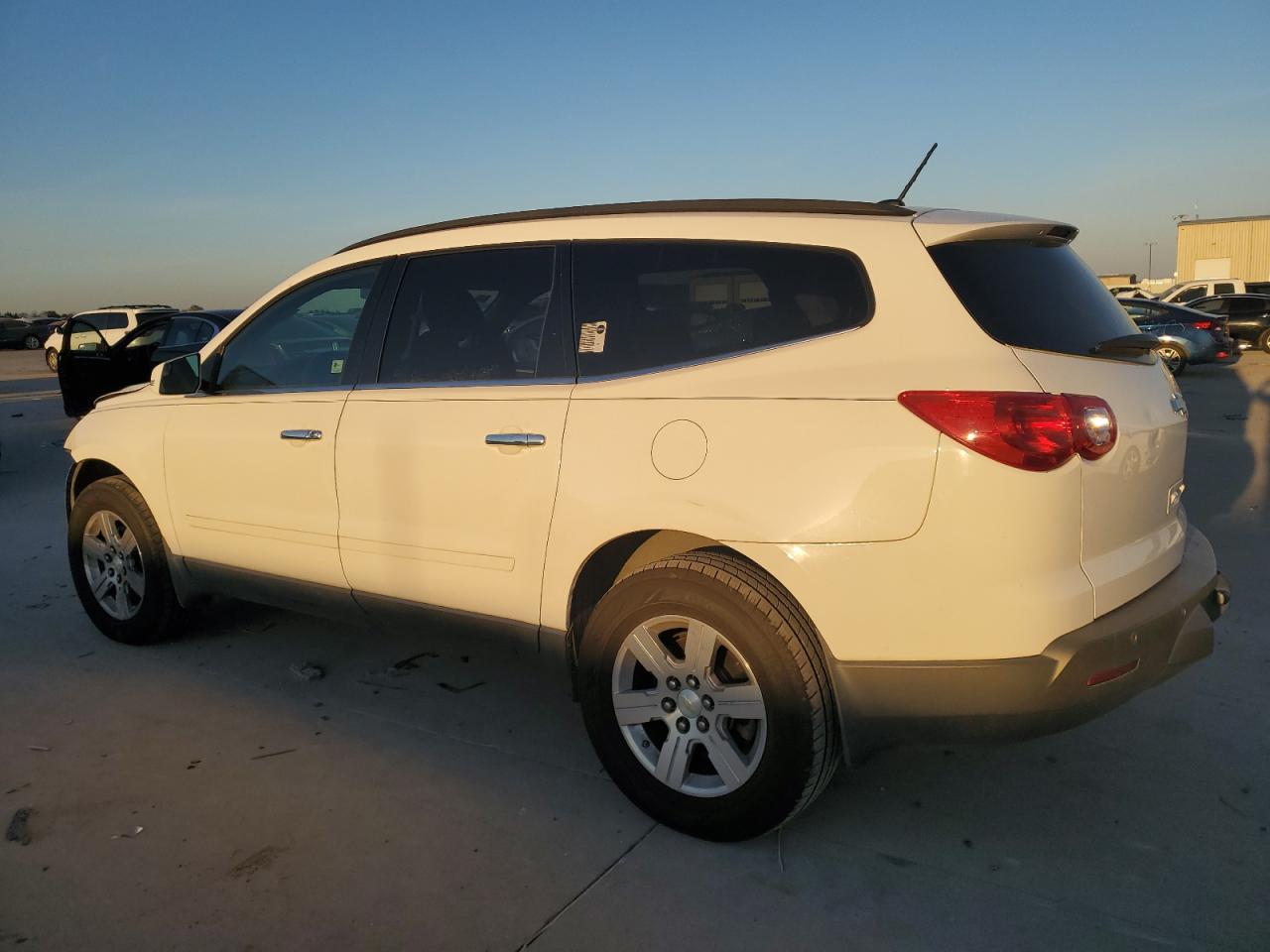 2010 Chevrolet Traverse - Image 2