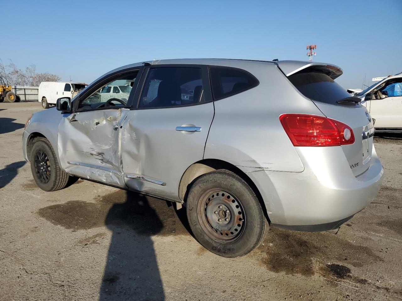 2012 Nissan Rogue - Image 2