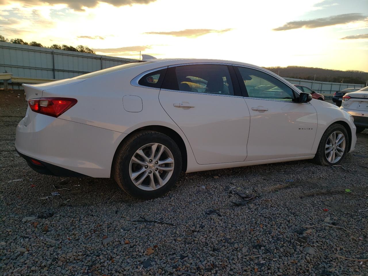2018 Chevrolet Malibu - Image 3