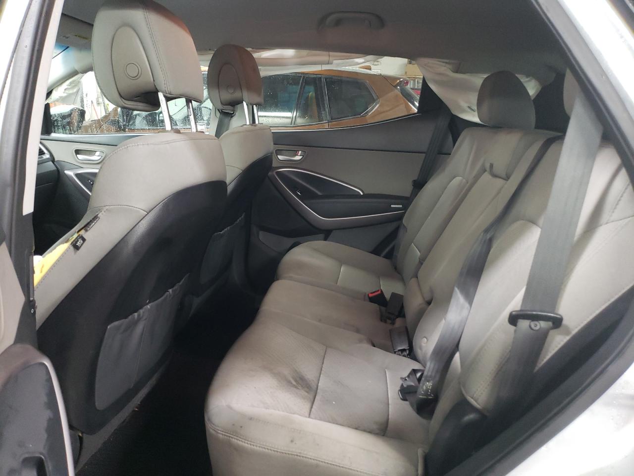 2015 Hyundai Santa Fe - Image 10