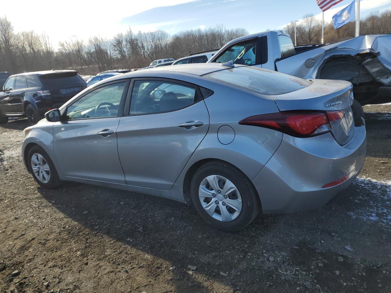 2016 Hyundai Elantra - Image 2
