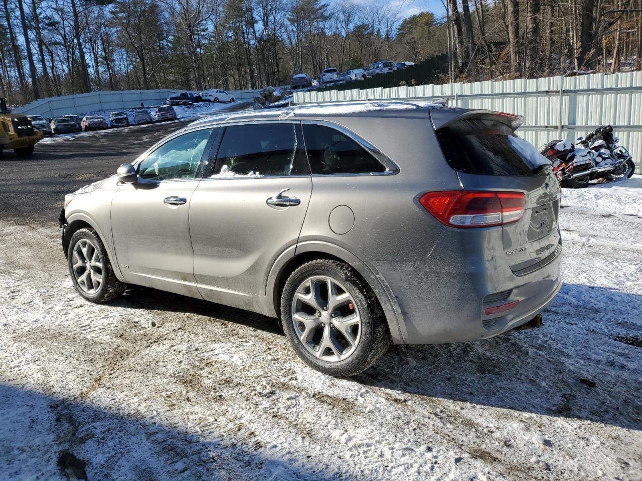 2017 Kia Sorento - Image 2