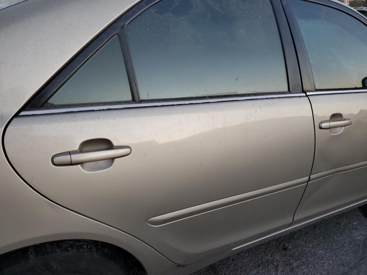 2005 Toyota Camry - Image 10