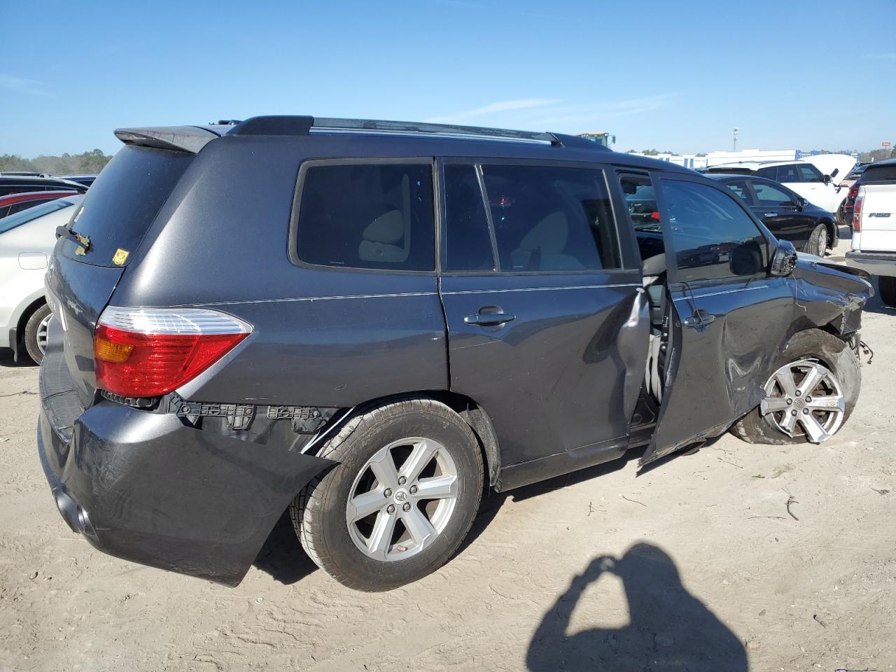 2010 Toyota Highlander - Image 3