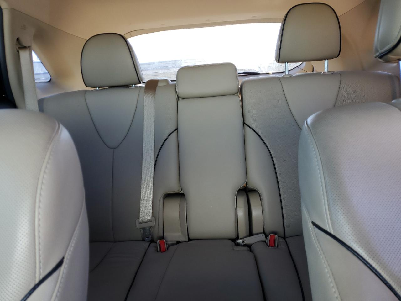 2015 Toyota Venza - Image 10