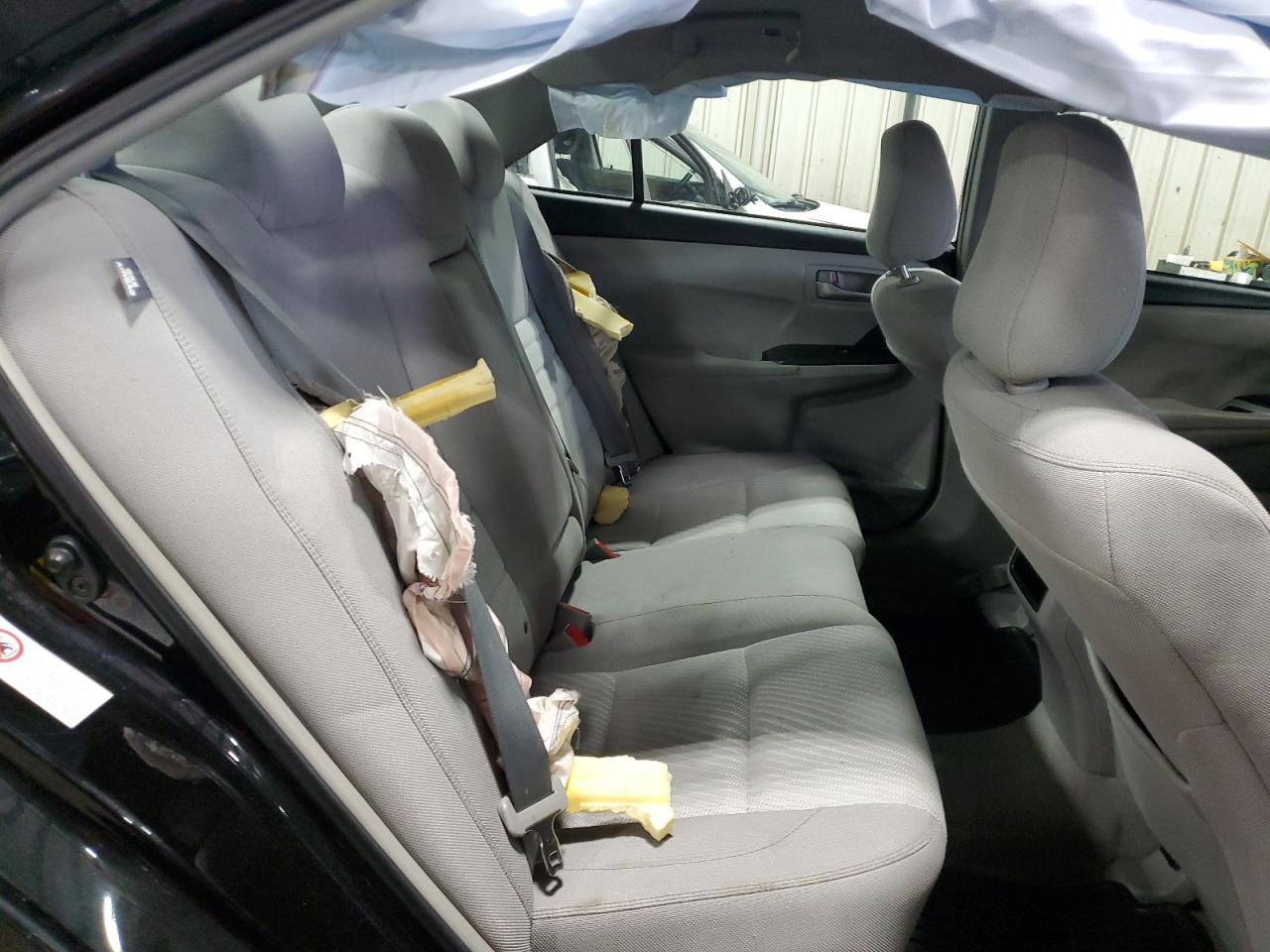 2015 Toyota Camry - Image 10