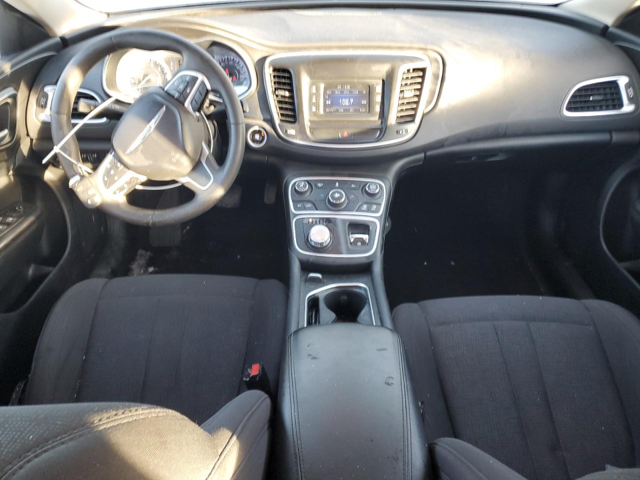 2016 Chrysler 200 - Image 8