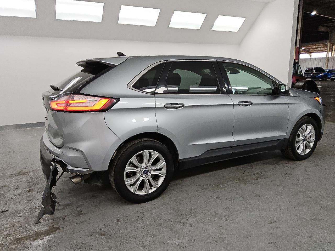 2022 Ford Edge - Image 3