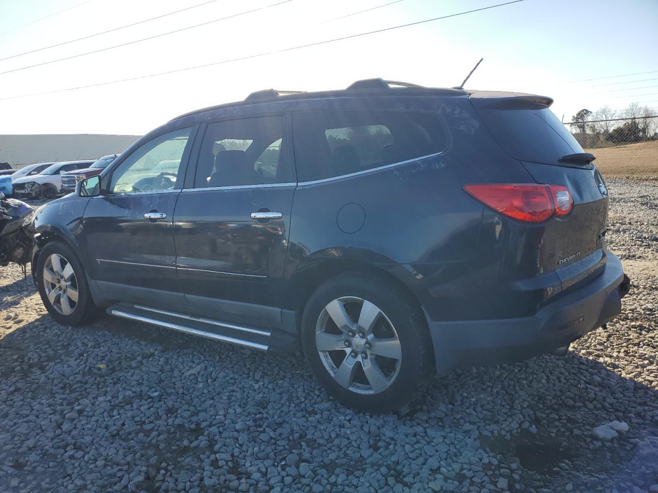 2010 Chevrolet Traverse - Image 2