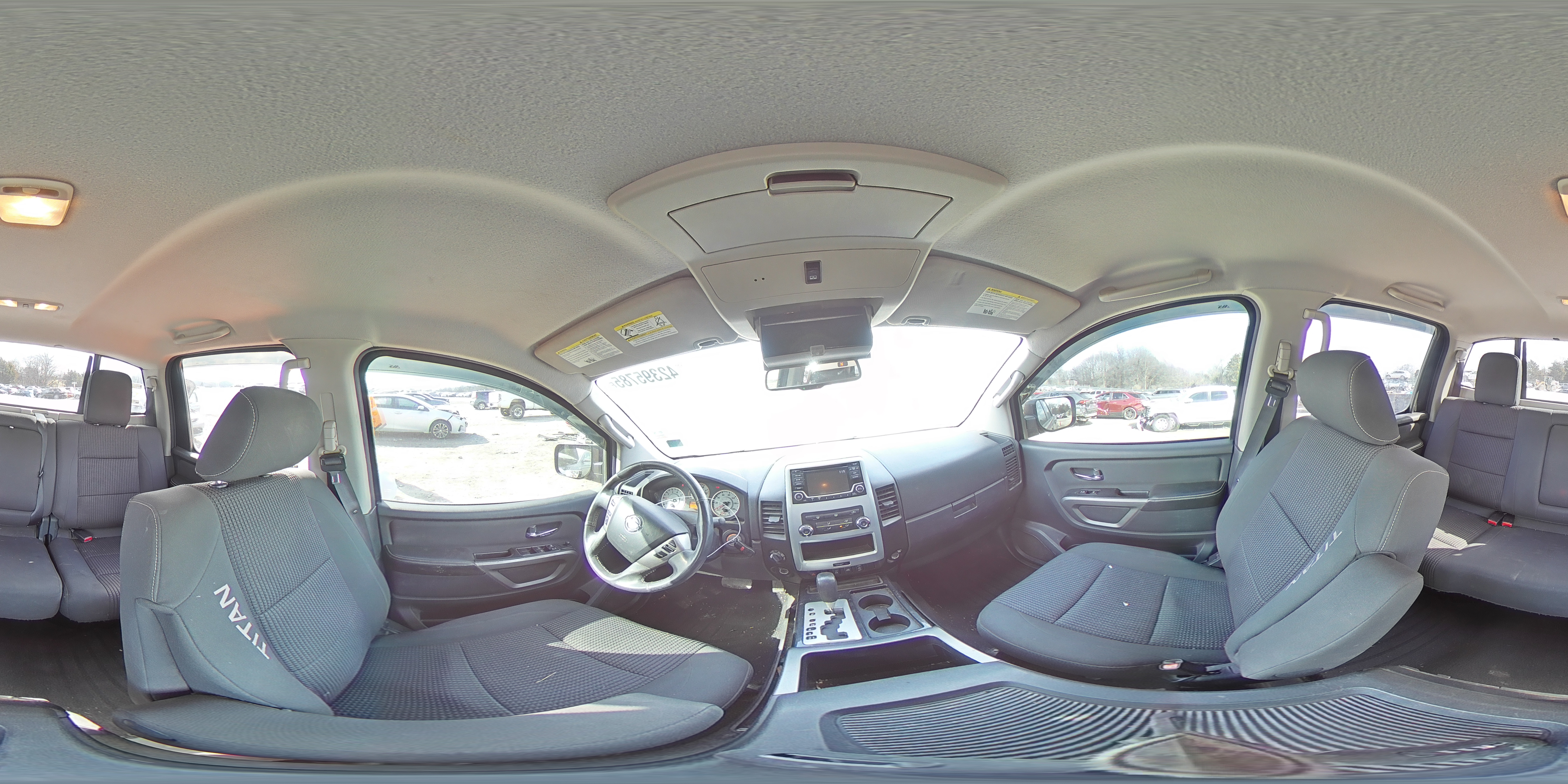 2015 Nissan Titan - Image 13