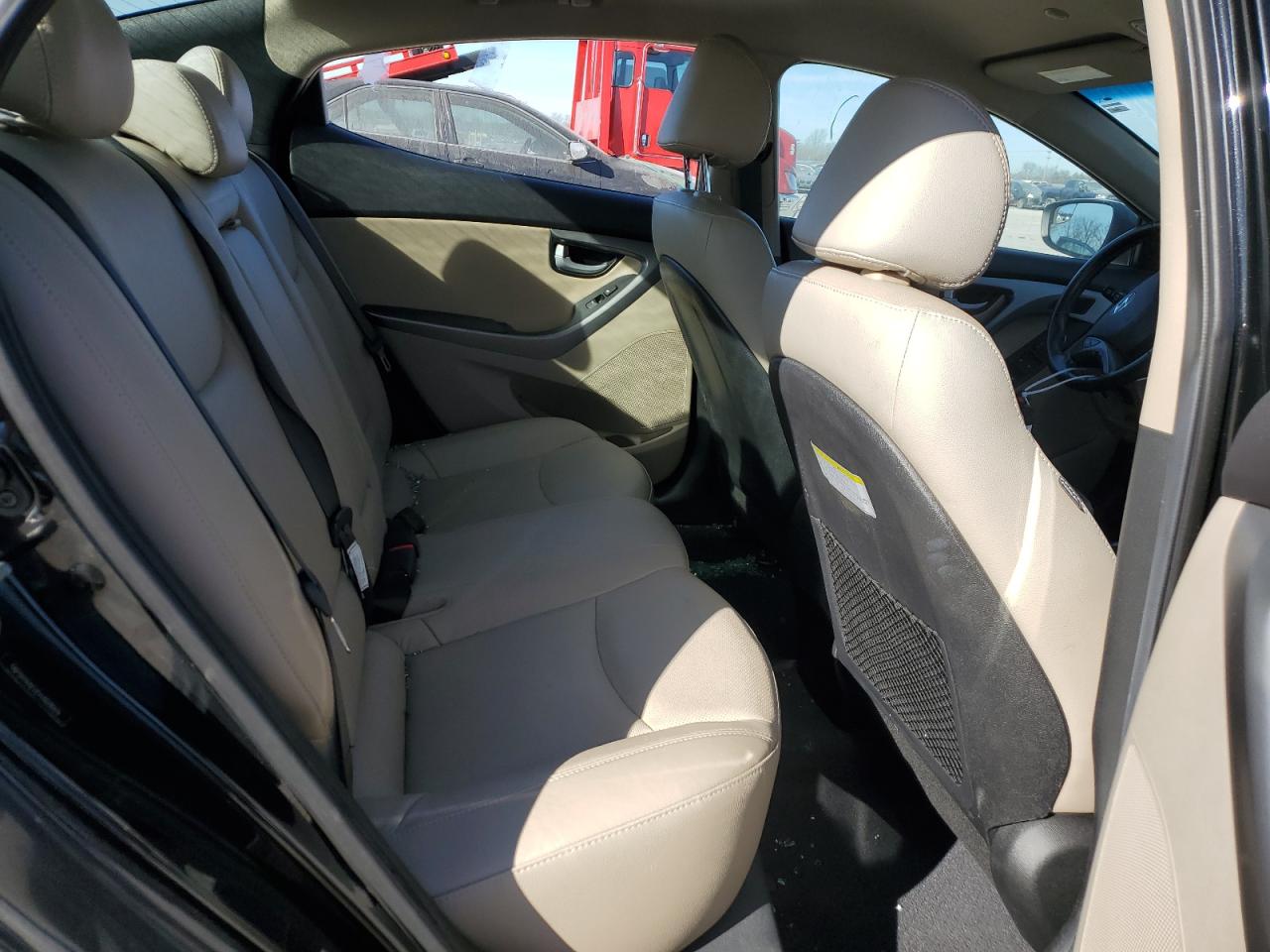 2014 Hyundai Elantra - Image 10