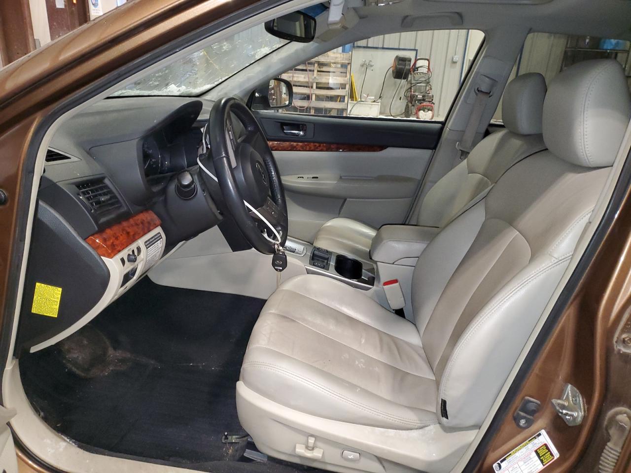 2011 Subaru Outback - Image 7