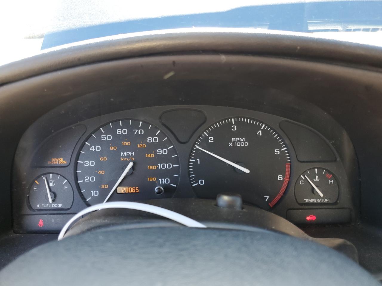 2002 Saturn SL - Image 9