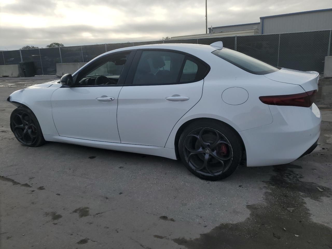 2019 Alfa Romeo Giulia - Image 2