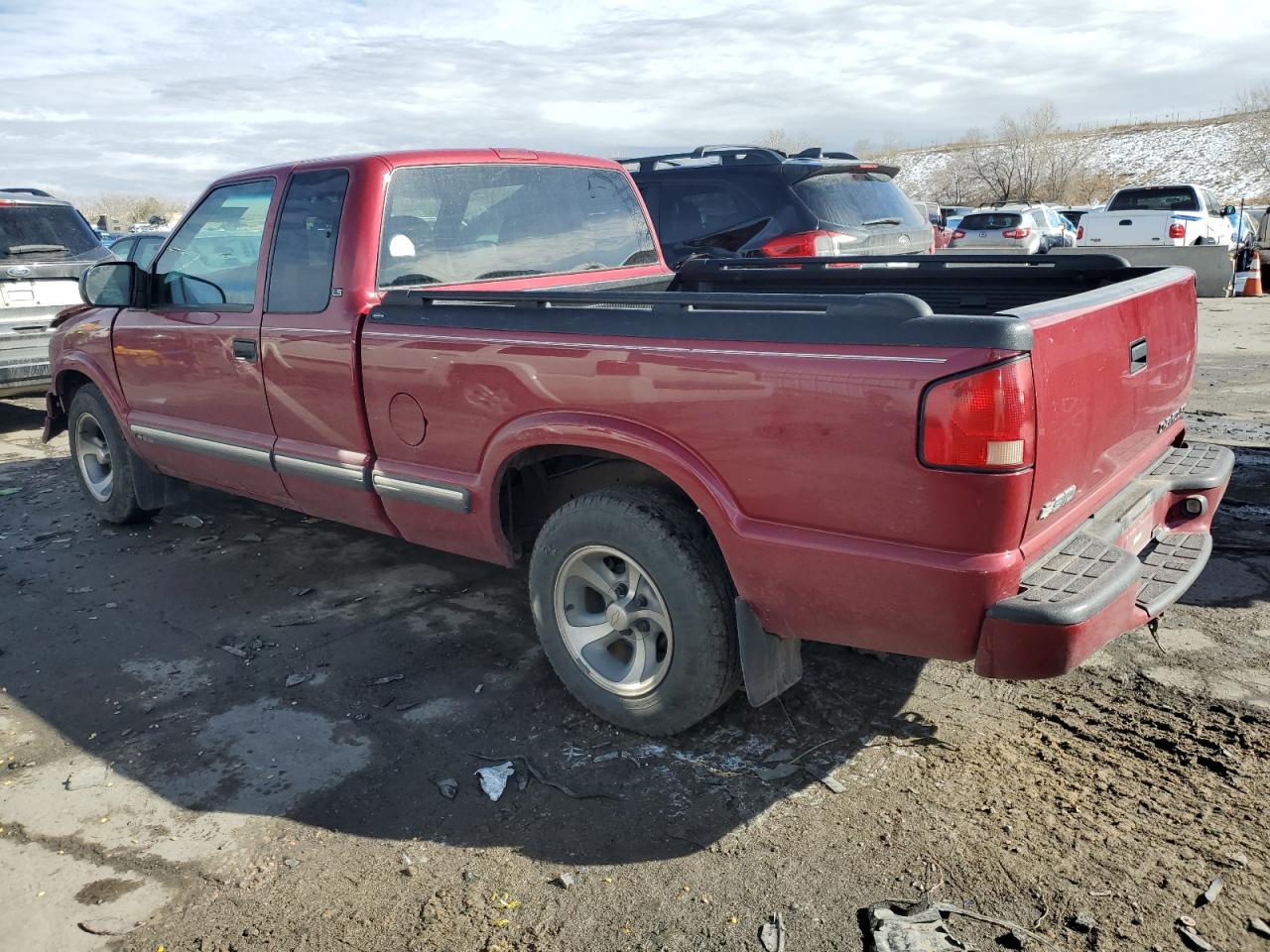 2001 Chevrolet S-10 Pickup - Image 2