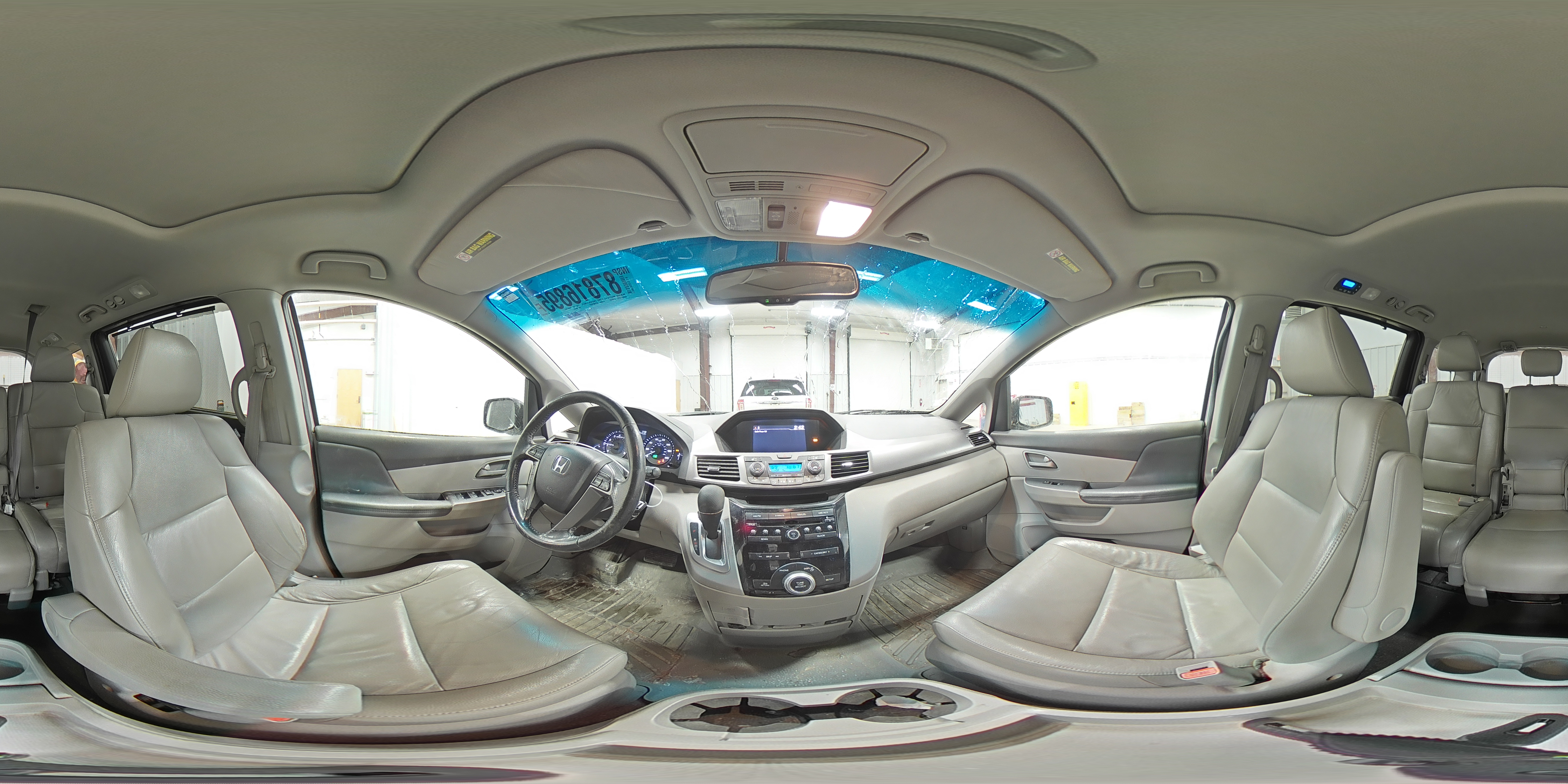 2011 Honda Odyssey - Image 13