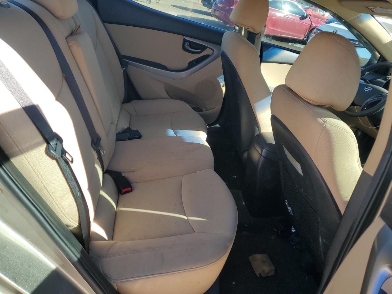 2013 Hyundai Elantra - Image 10