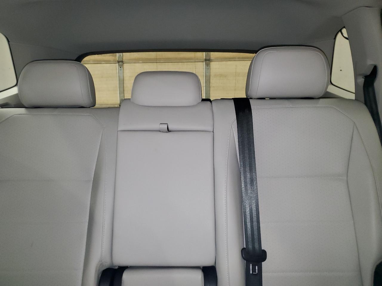 2018 Volkswagen Tiguan - Image 10