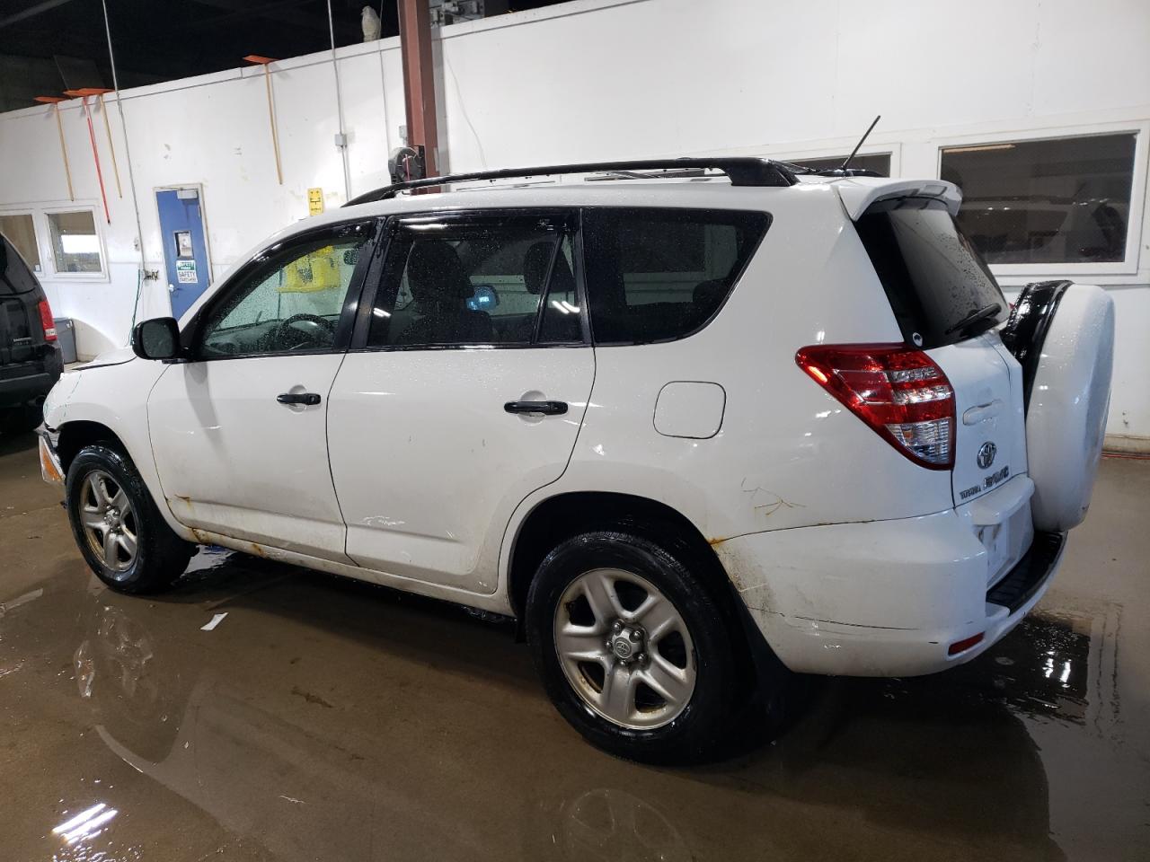 2009 Toyota RAV 4 - Image 2