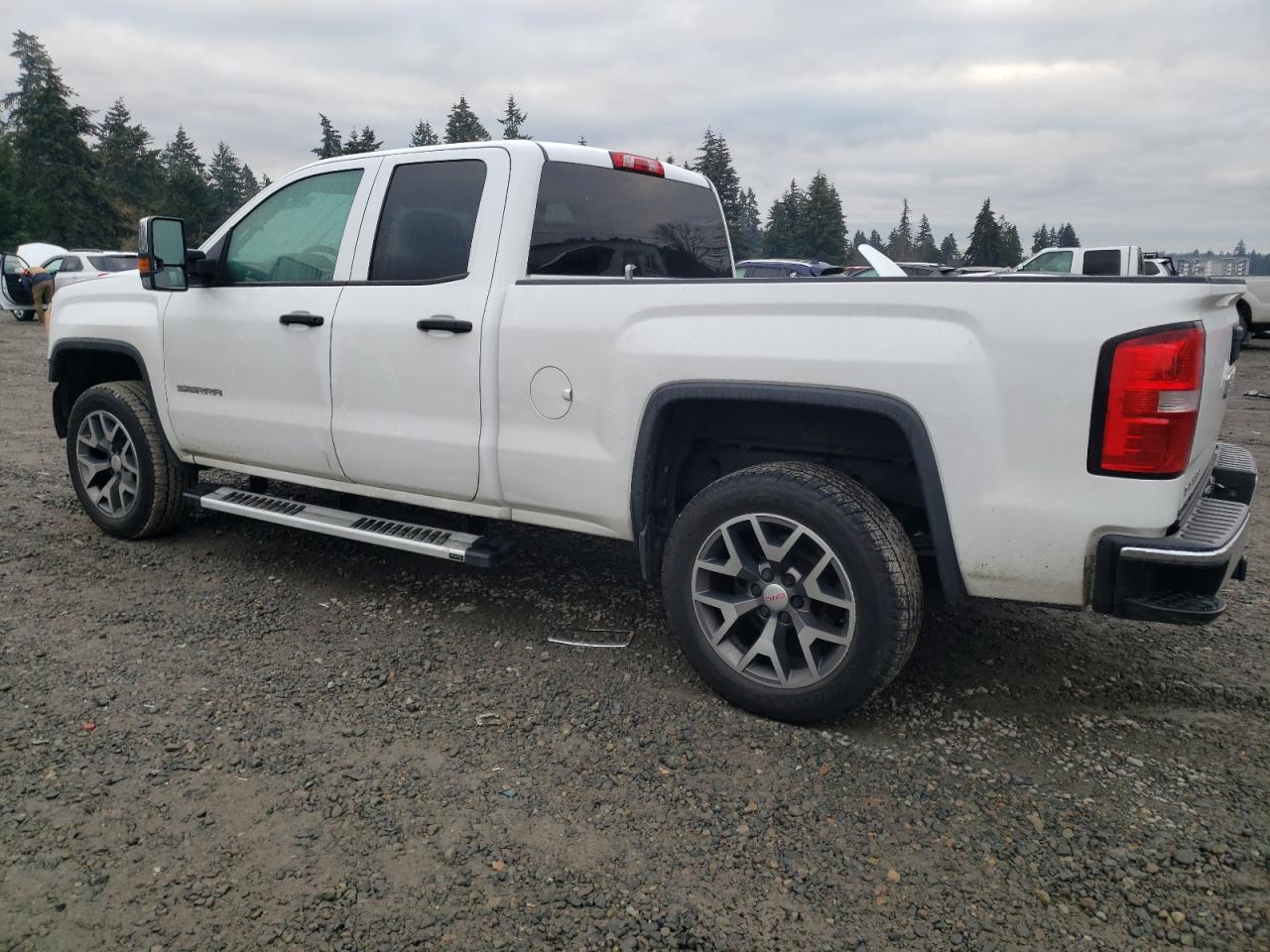 2014 GMC Sierra - Image 2