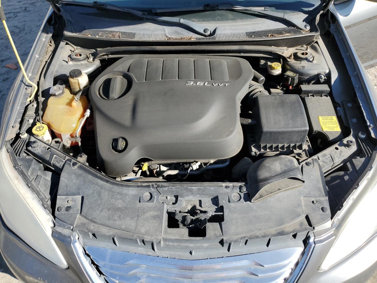 2011 Chrysler 200 - Image 11