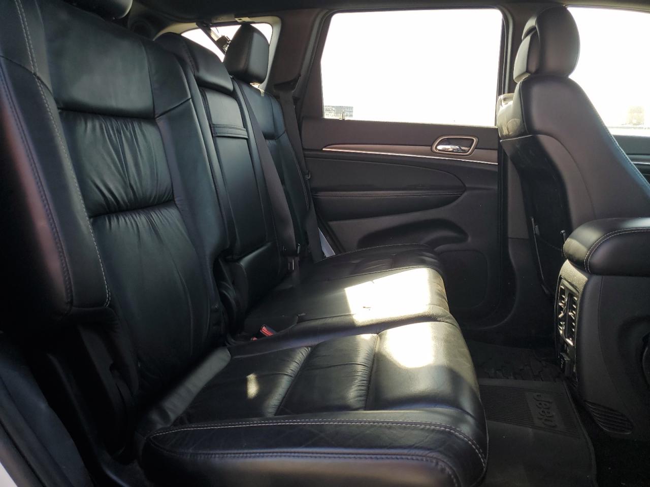 2014 Jeep Grand Cherokee - Image 10