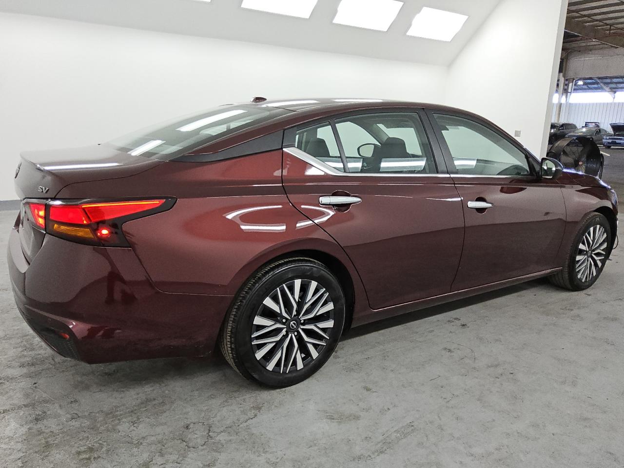 2024 Nissan Altima - Image 3