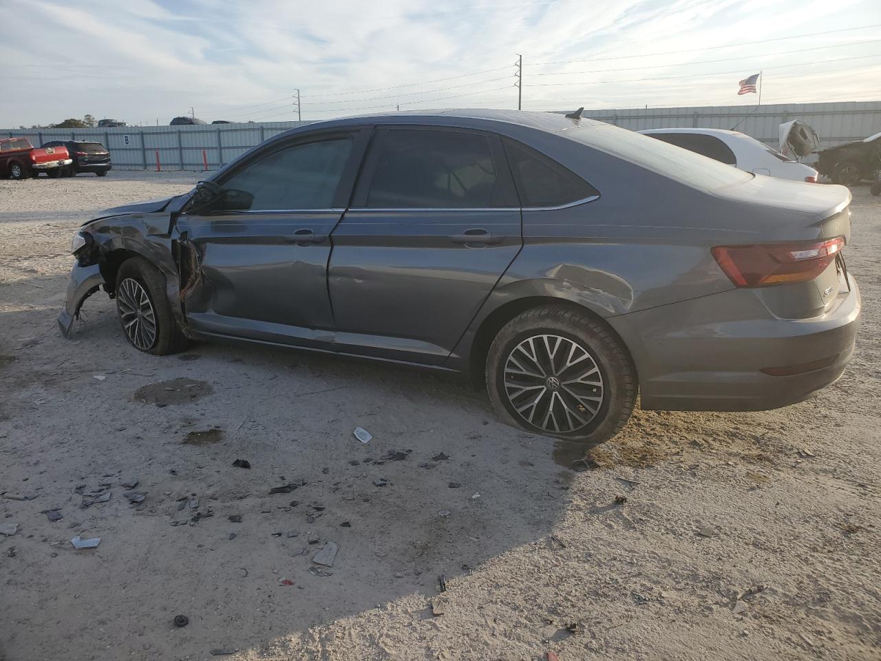2019 Volkswagen Jetta - Image 2