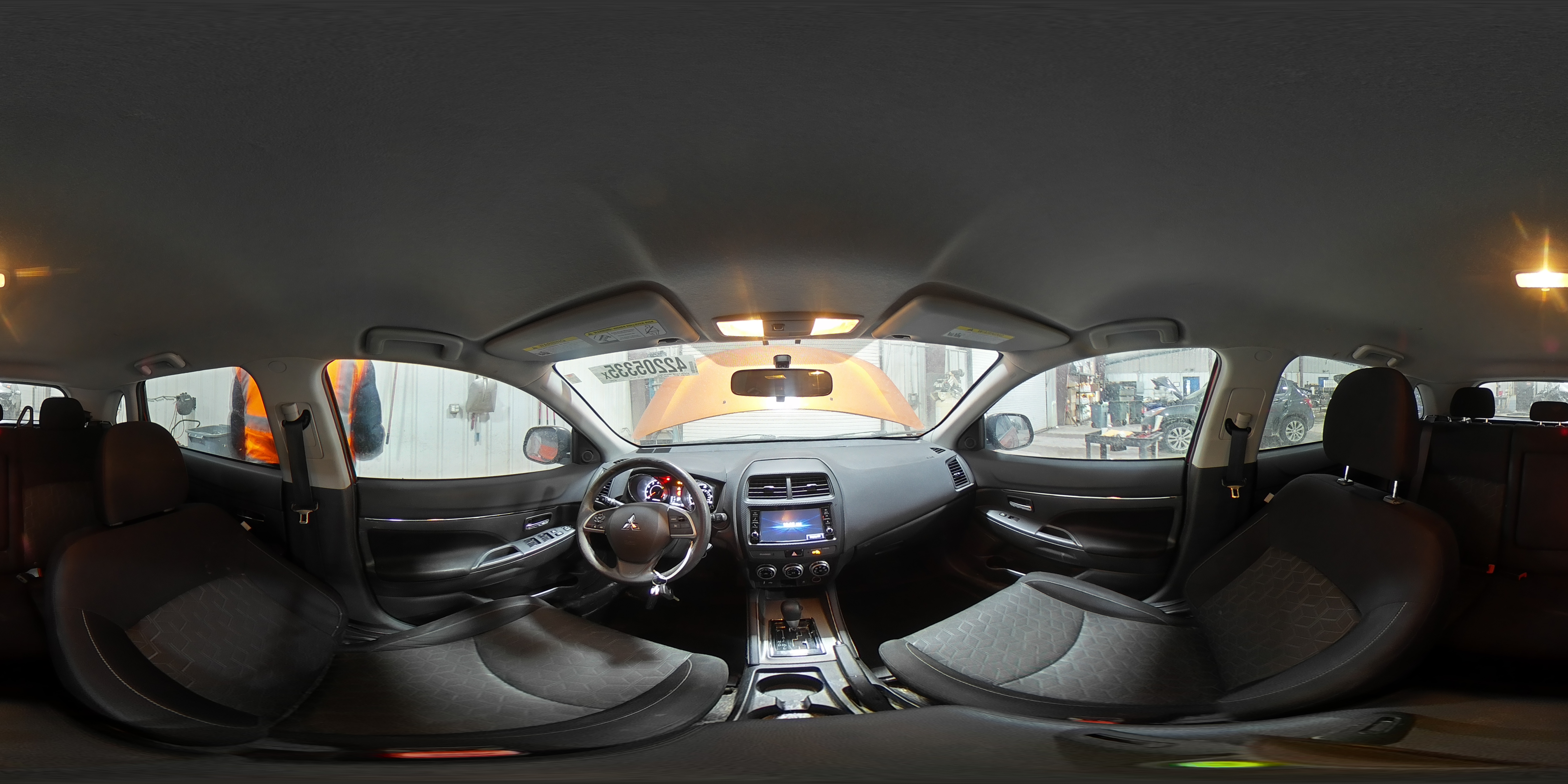 2020 Mitsubishi Outlander - Image 14