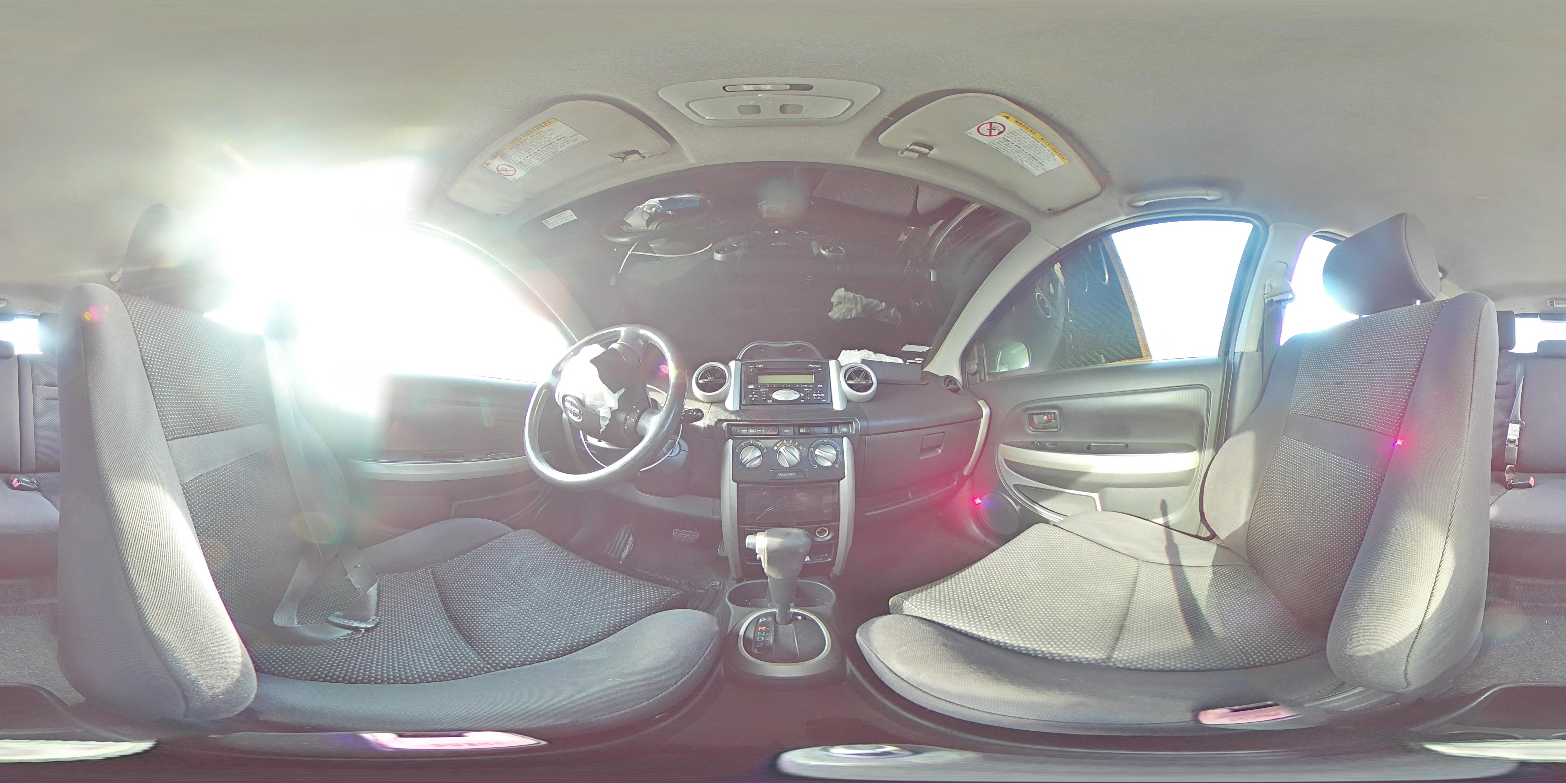 2004 Toyota xA - Image 13