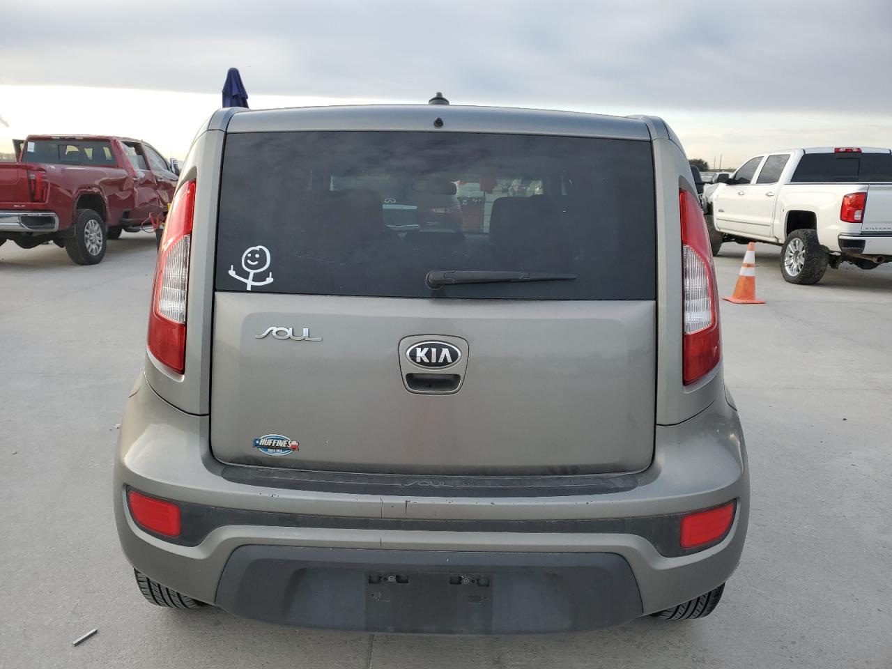 VIN KNDJT2A55D7605937 2013 KIA SOUL no.6