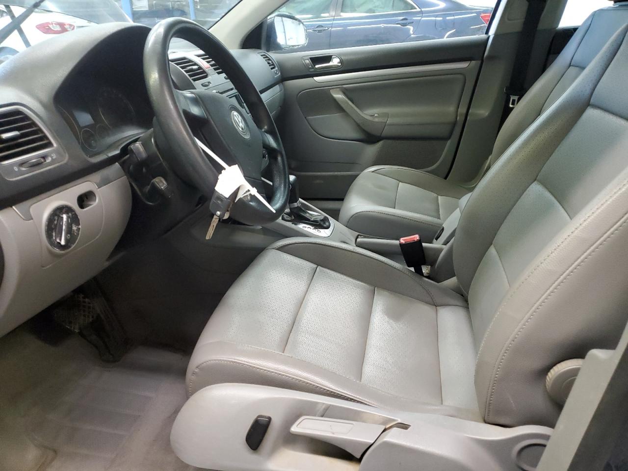 2005 Volkswagen Jetta - Image 7