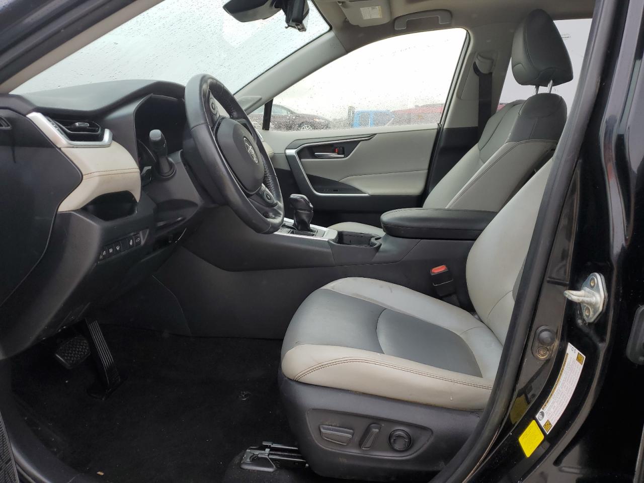 2019 Toyota RAV 4 - Image 7