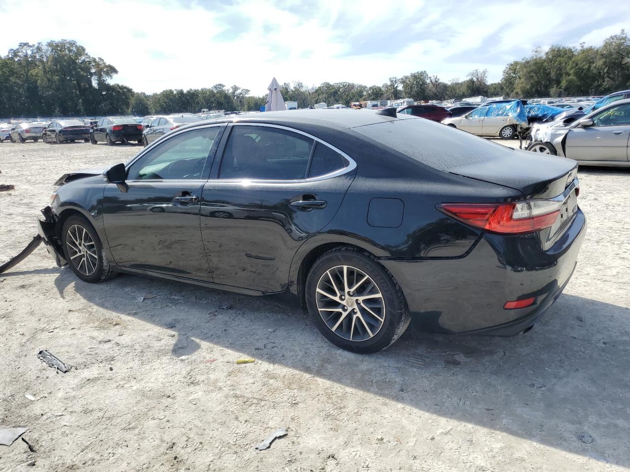 2018 Lexus ES - Image 2