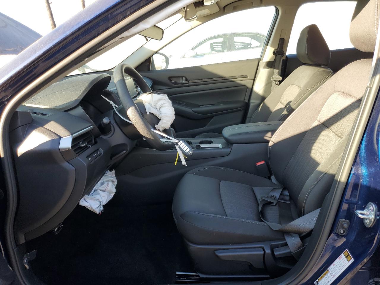 2024 Nissan Altima - Image 7