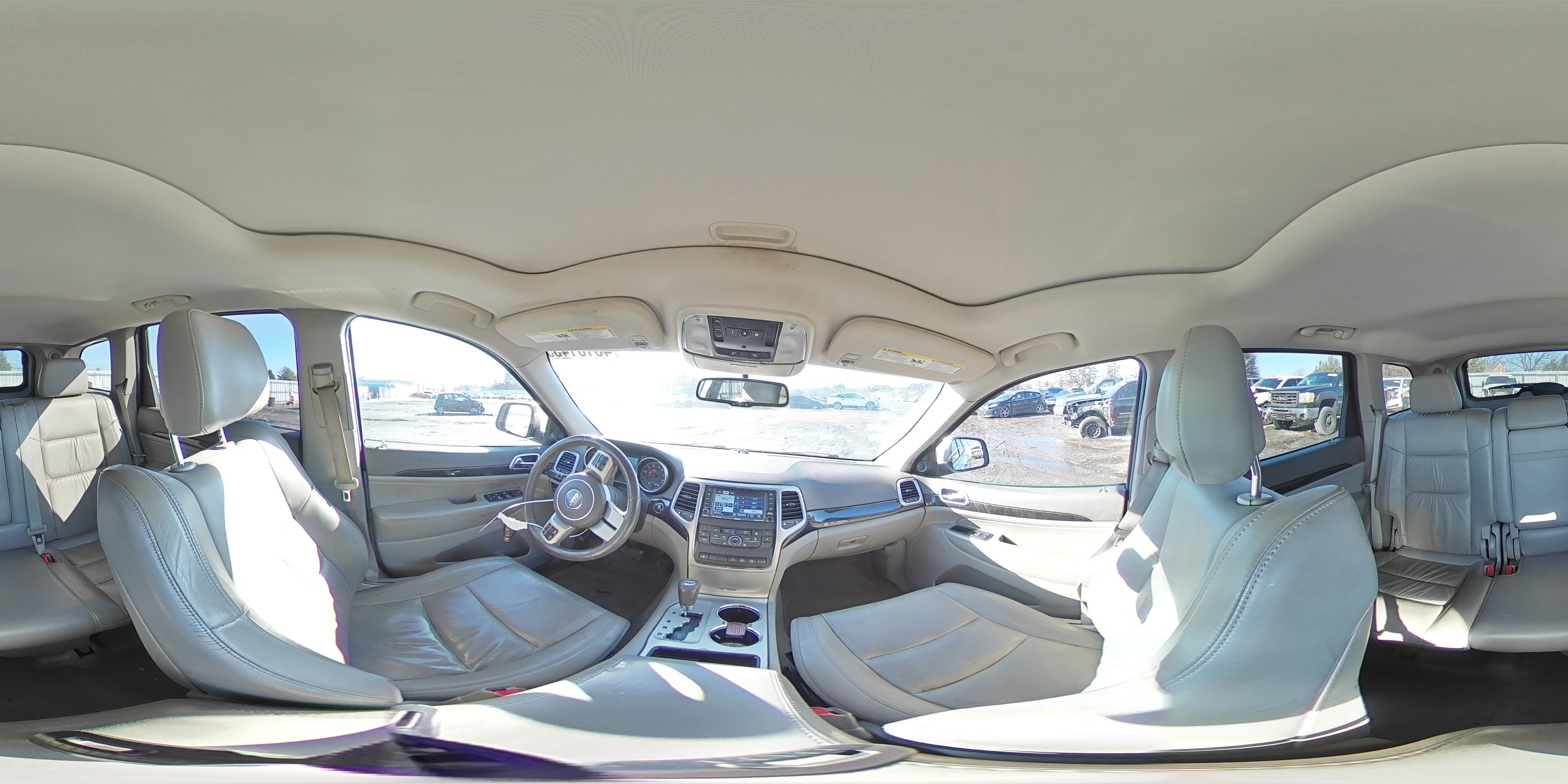 2011 Jeep Grand Cherokee - Image 13