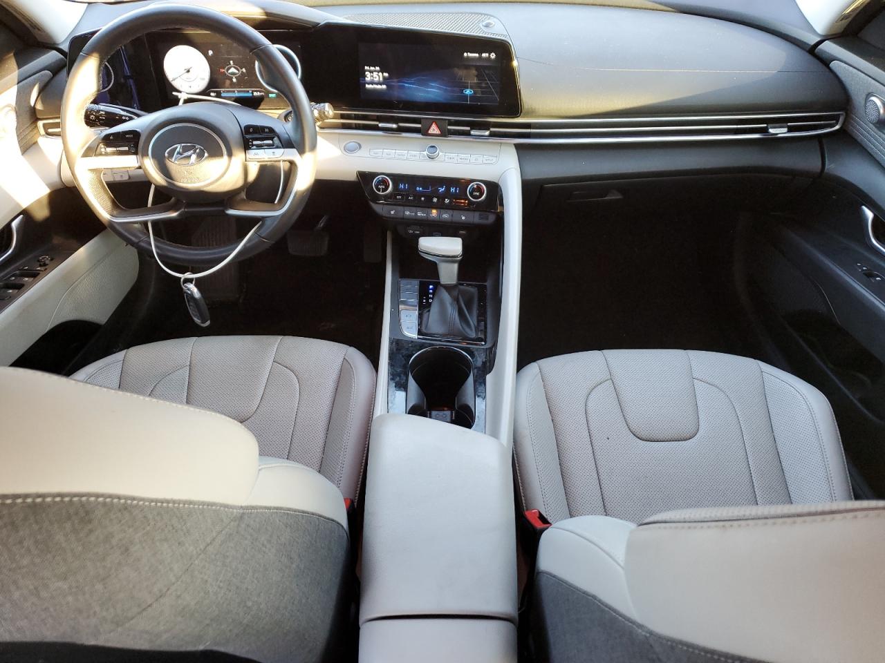2023 Hyundai Elantra - Image 8