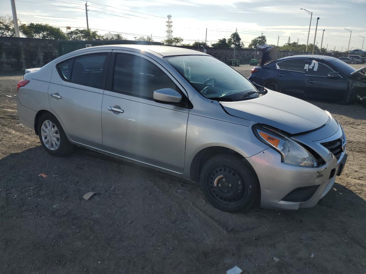 VIN 3N1CN7AP6KL841512 2019 NISSAN VERSA no.4